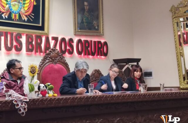 Gobernación de Oruro firma convenios internacionales para el desarrollo regional
