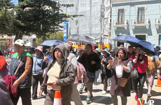 Protestas de comerciantes en Oruro por aumento de precios