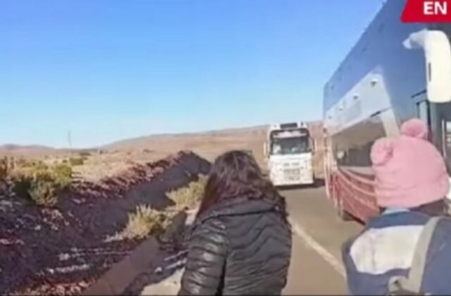 Conflicto en Uyuni: Ataque a bus revela tensiones en el transporte