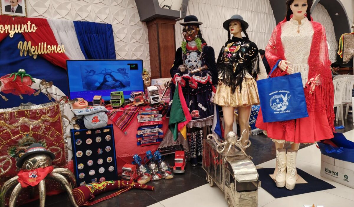 Exposición resalta el legado de las Morenadas en Oruro