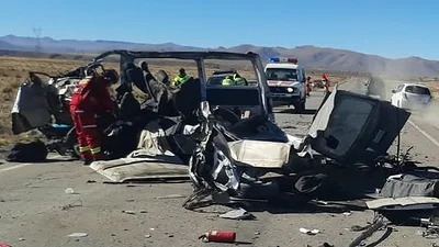 Accidente de tránsito en Oruro deja seis muertos del grupo Karumanta
