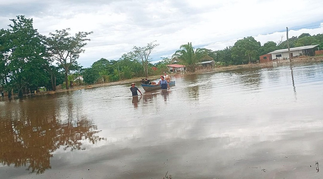 Intensas lluvias afectan siembra en el Norte de Santa Cruz