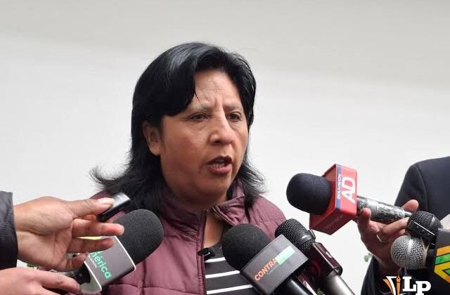 Cuestionan la relevancia de Evo Morales tras el aplazamiento de la marcha