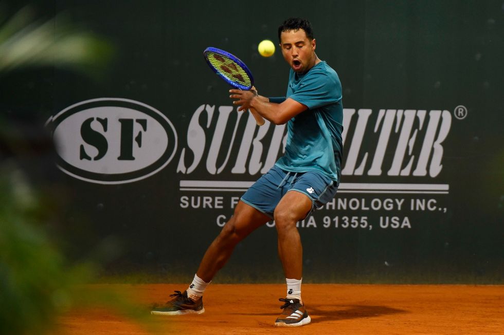 Hugo Dellien avanza a cuartos de final en el Bolivia Open de tenis