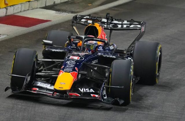 Verstappen se adueña de la pole en Singapur