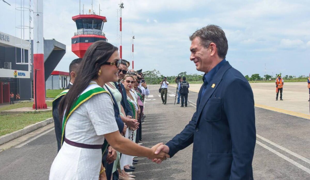 Paz reconoce el rol fundamental de las mujeres en el desarrollo de Bolivia