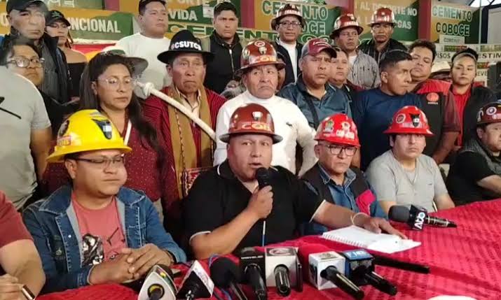 Trabajadores de Oruro en alerta por medidas económicas del Gobierno