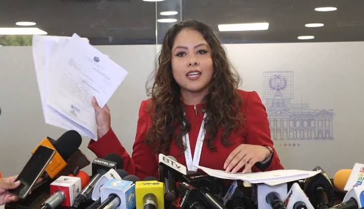 Revelan que más de 2.000 empleados estatales superan los Bs 20.000 de salario