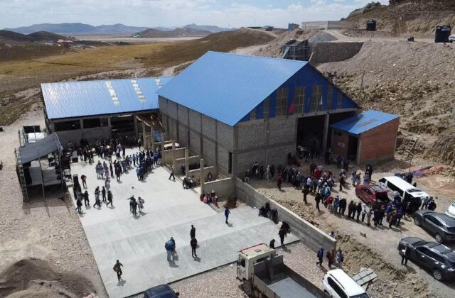 Inauguración del nuevo ingenio minero de la Cooperativa "Nueva San José" en Oruro