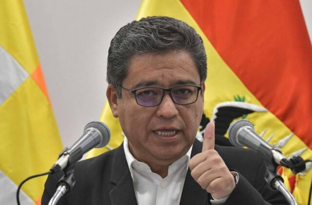El Gobierno acusa a Luis Montaño de usurpación de funciones