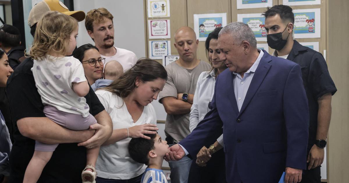 Oposición israelí se posiciona levemente adelante en elecciones, pero sin mayoría