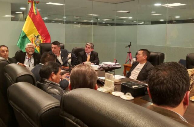 Aprobación de crédito del Banco Mundial para programas sociales en Bolivia