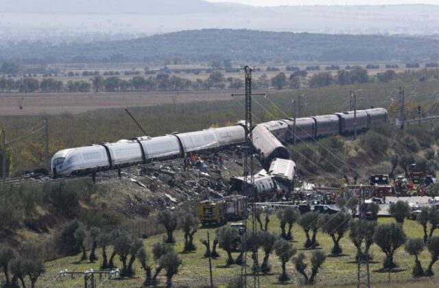 Fallecen 68 personas en un trágico accidente ferroviario en España