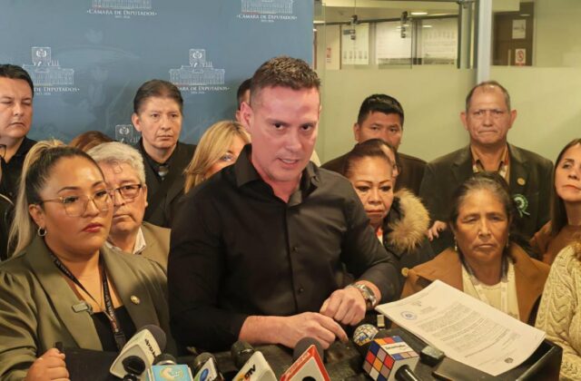 Rafael López reafirma su liderazgo en la bancada de la alianza Libre