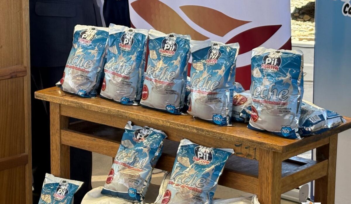 La Alcaldía de Oruro asegura la entrega a tiempo de la segunda bolsa de leche escolar