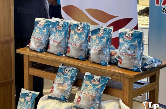 La Alcaldía de Oruro asegura la entrega a tiempo de la segunda bolsa de leche escolar