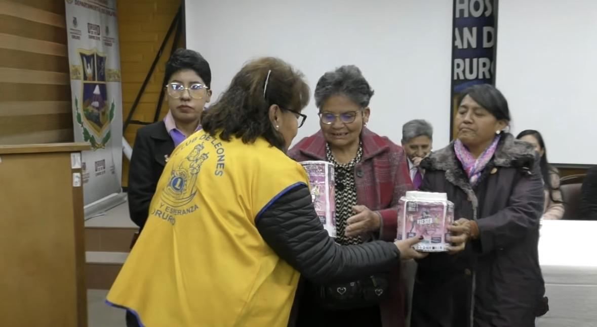 ‘Latitas solidarias’ recaudan fondos para pacientes oncológicos en Oruro