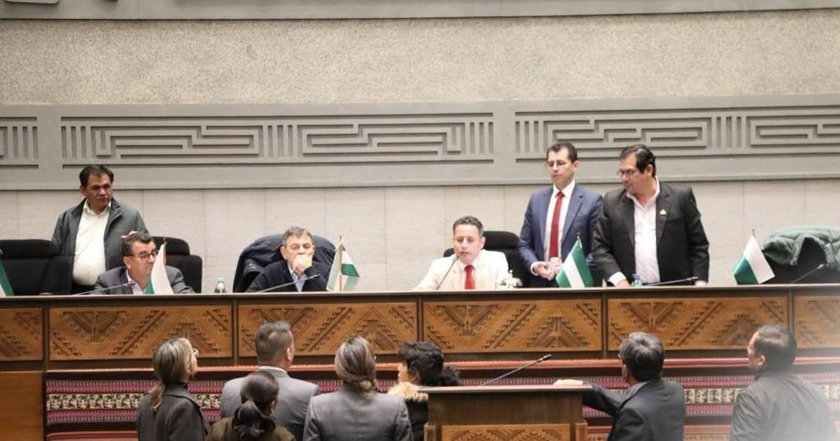 Aumenta la presión sobre el Legislativo para elegir nuevo fiscal