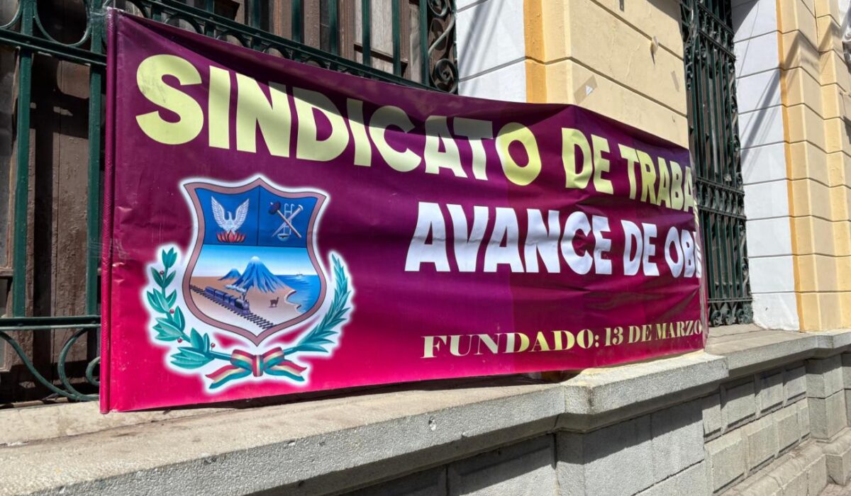 Paro de 24 horas de trabajadores de Avance de Obras en Oruro