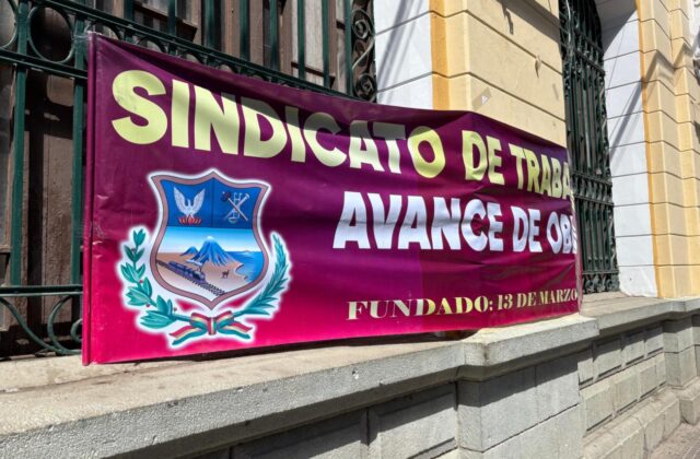 Paro de 24 horas de trabajadores de Avance de Obras en Oruro