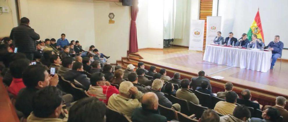 Choferes se reunirán con autoridades para acordar tarifas de transporte