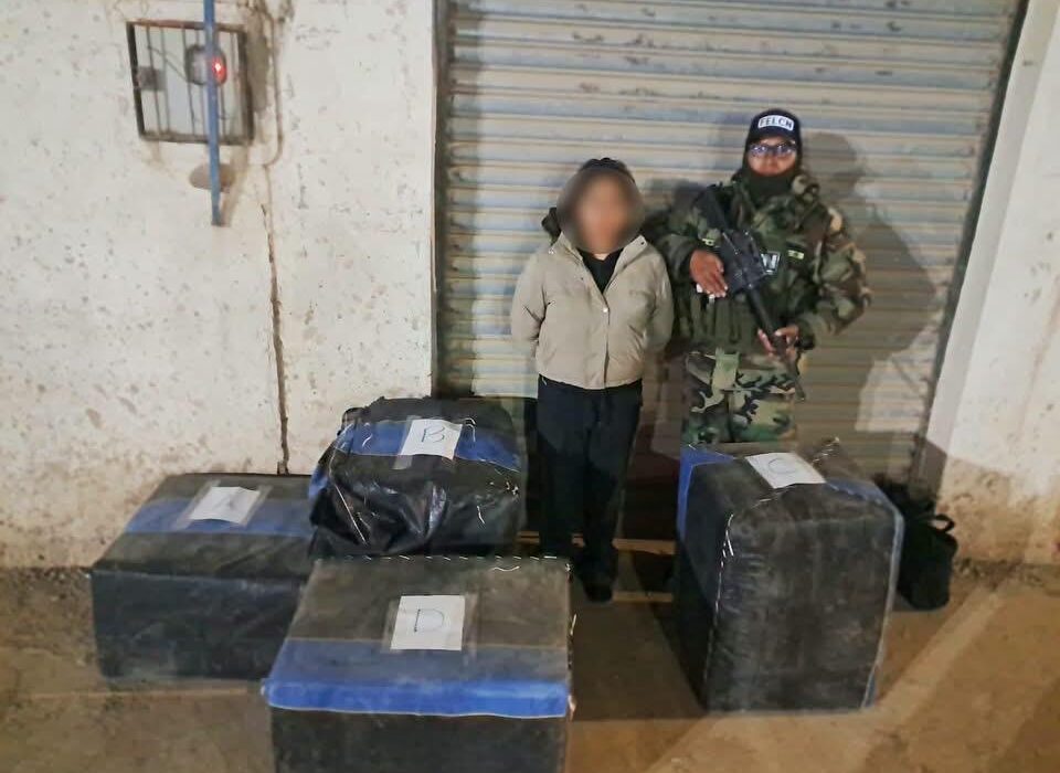 Operativo antidrogas en la carretera Oruro-Potosí