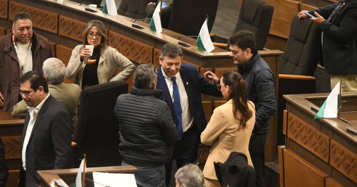 Legisladores solicitan informe escrito sobre el caso Mariaca a ministros
