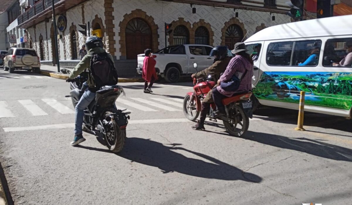 Caravana Motociclista en Oruro Promueve la Seguridad Vial
