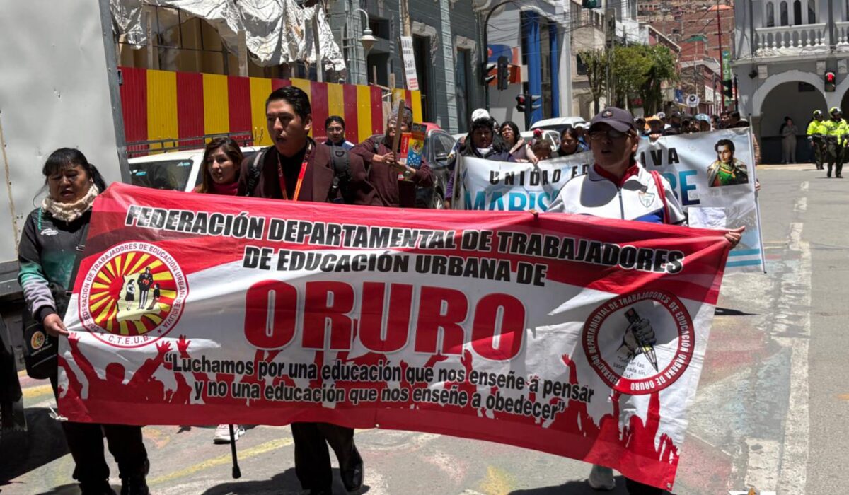 Maestros en Oruro se oponen a la descentralización educativa