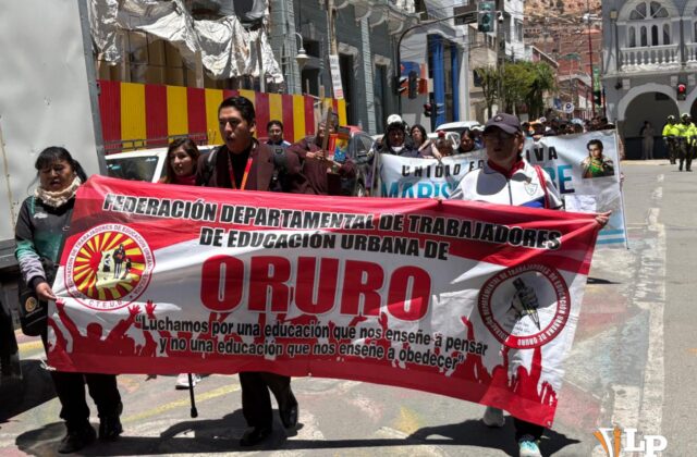 Maestros en Oruro se oponen a la descentralización educativa