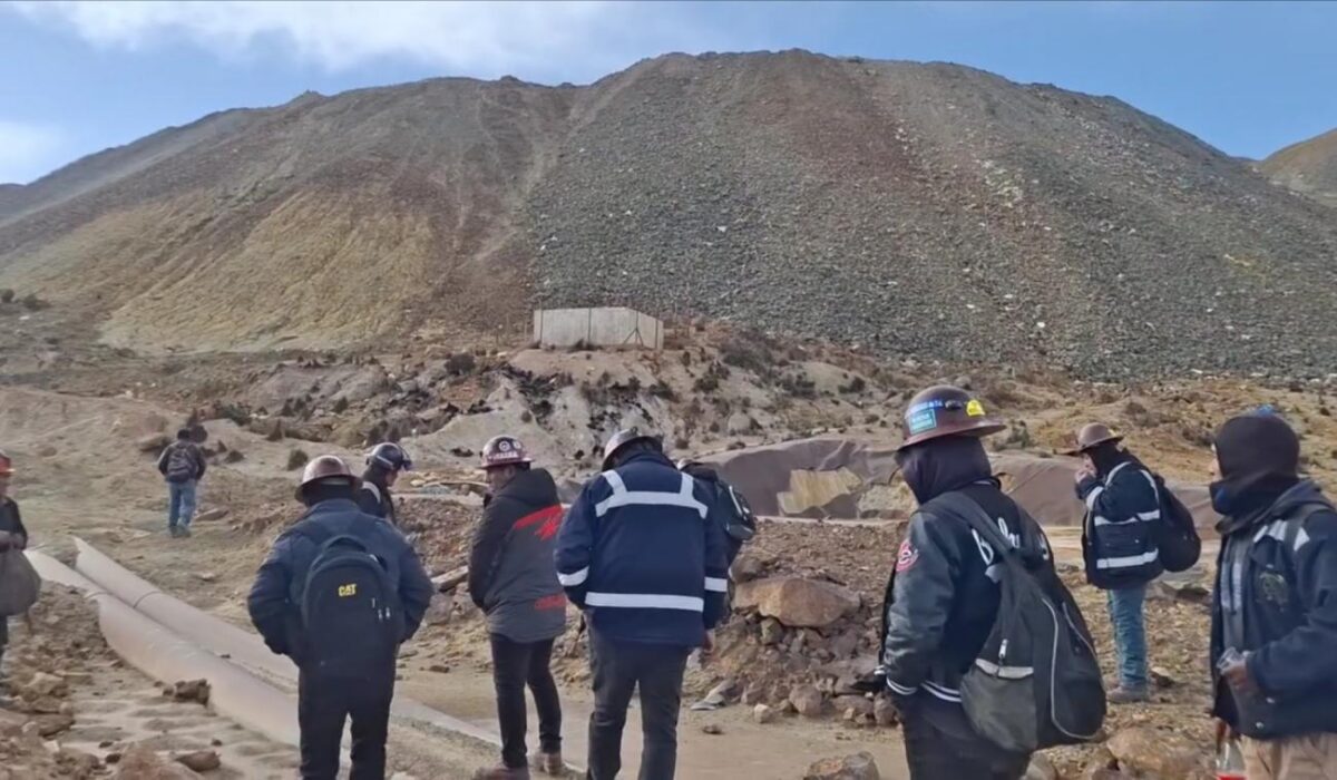 Mineros de Huanuni refuerzan vigilancia contra el robo de mineral