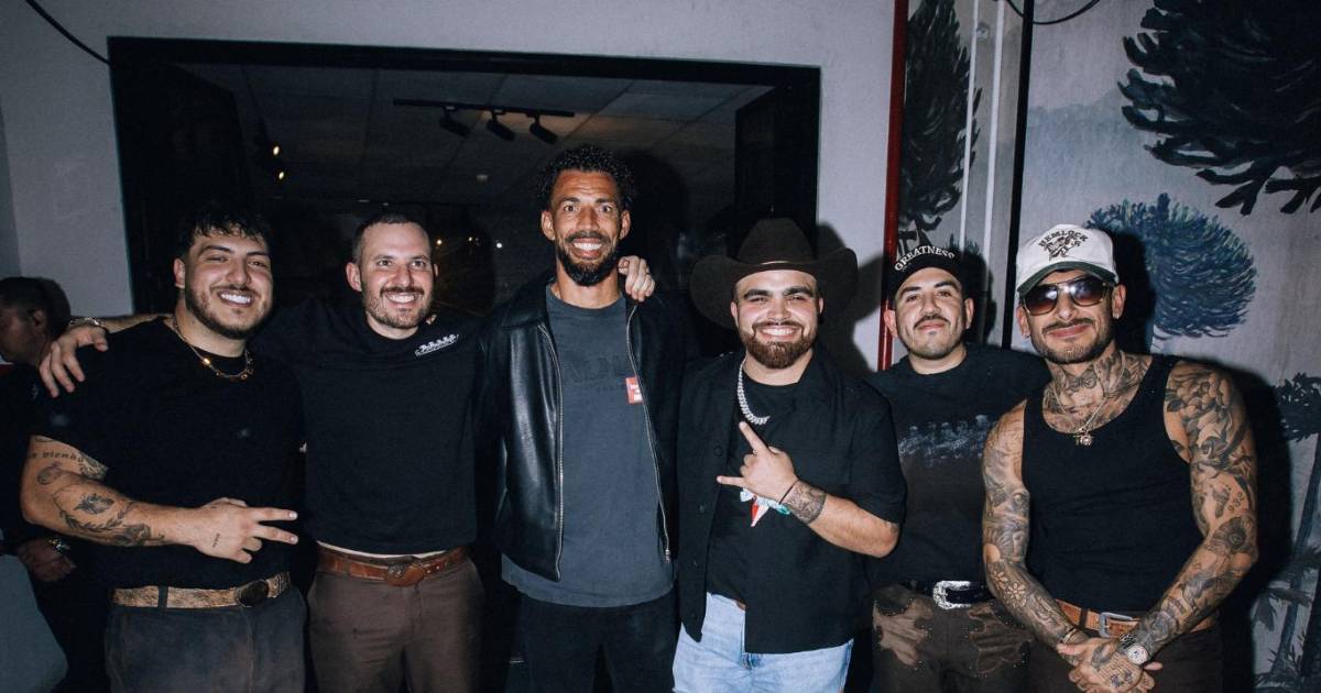 Vozinha hace una aparición sorpresiva en el concierto de Grupo Frontera en Chile
