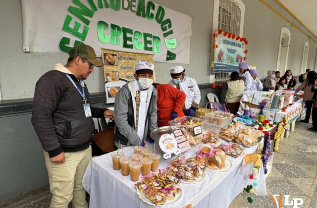 Primera Feria Productiva en Oruro Promueve el Emprendimiento Juvenil