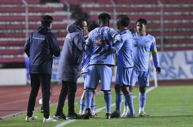 Bolívar avanza a cuartos de final de la Copa tras una complicada victoria