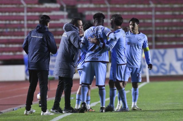 Bolívar avanza a cuartos de final de la Copa tras una complicada victoria