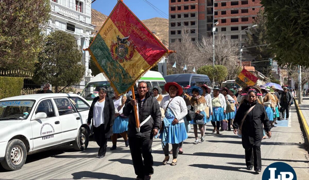 Comerciantes minoristas de Oruro demandan revisión del Decreto 5716
