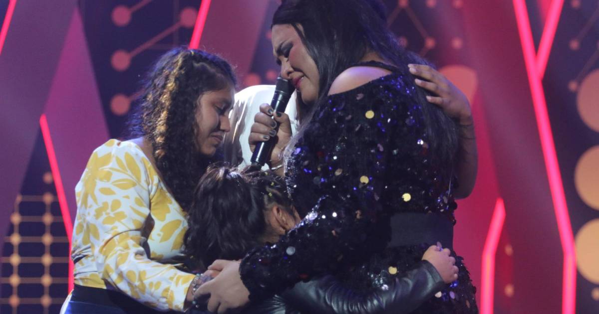 Emoción desbordante en la gala de la doble de Alejandra Guzmán