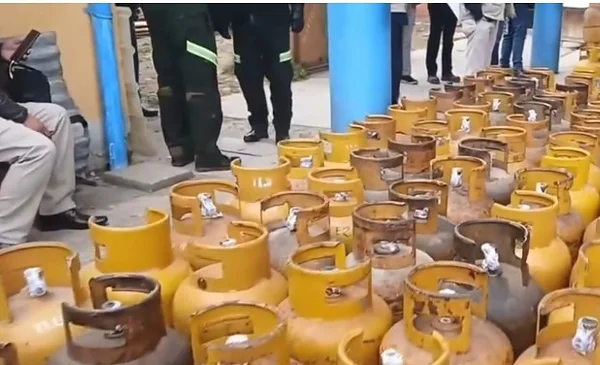 Desvío de GLP en El Alto: Aprehenden a dos involucrados y confiscan 250 garrafas