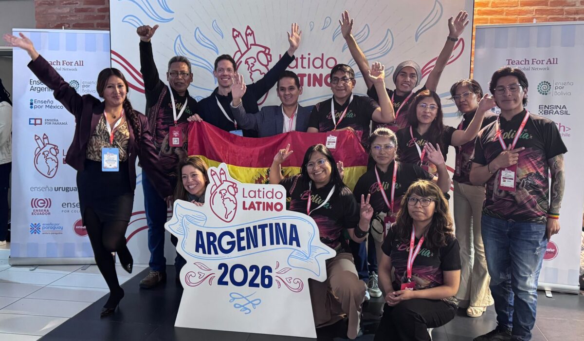 Docentes de Oruro participan en foro educativo en Buenos Aires