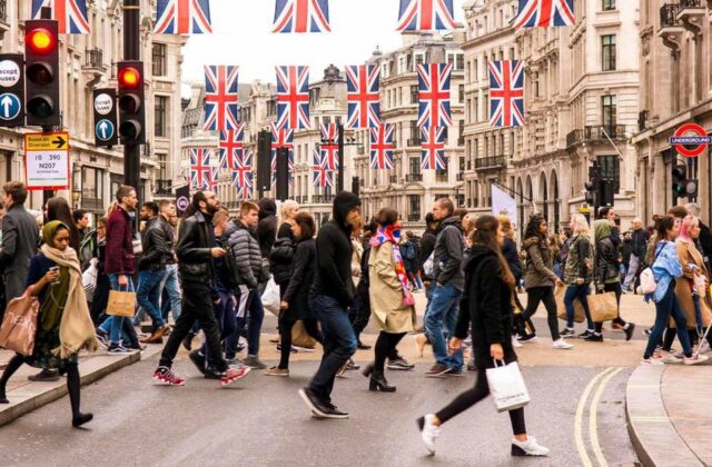 Inauguran sección peatonal en Oxford Street, Londres