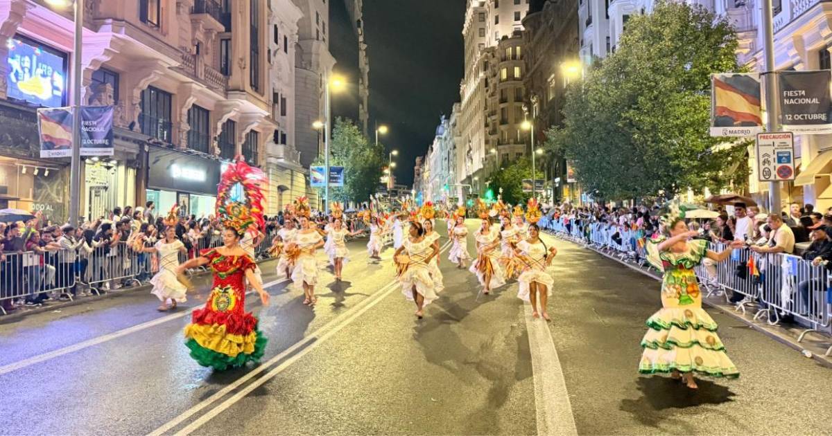 Bolivia brilla en Madrid con su cultura durante la Cabalgata de la Hispanidad