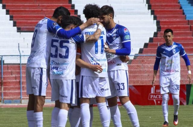 Cáceres impulsa a San José con un triplete ante Blooming