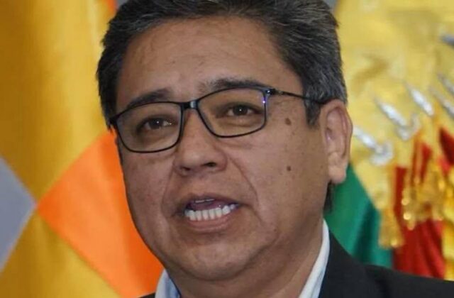 Controversia por el nombramiento de Luis Montaño como fiscal general interino