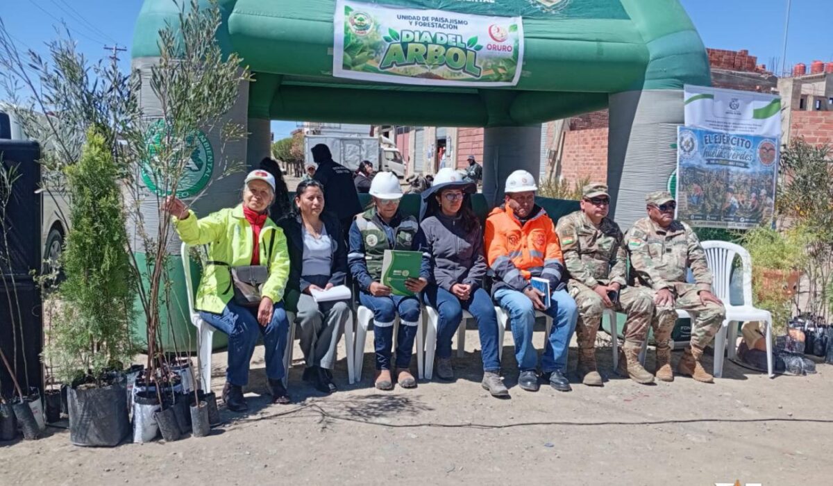 Oruro celebra el Día del Árbol con actividades de concienciación