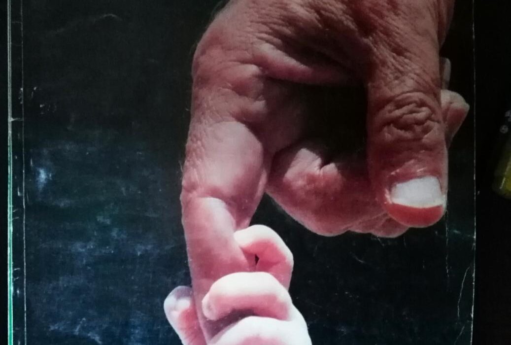 El hombre del cajón: un hito de la performance en Bolivia
