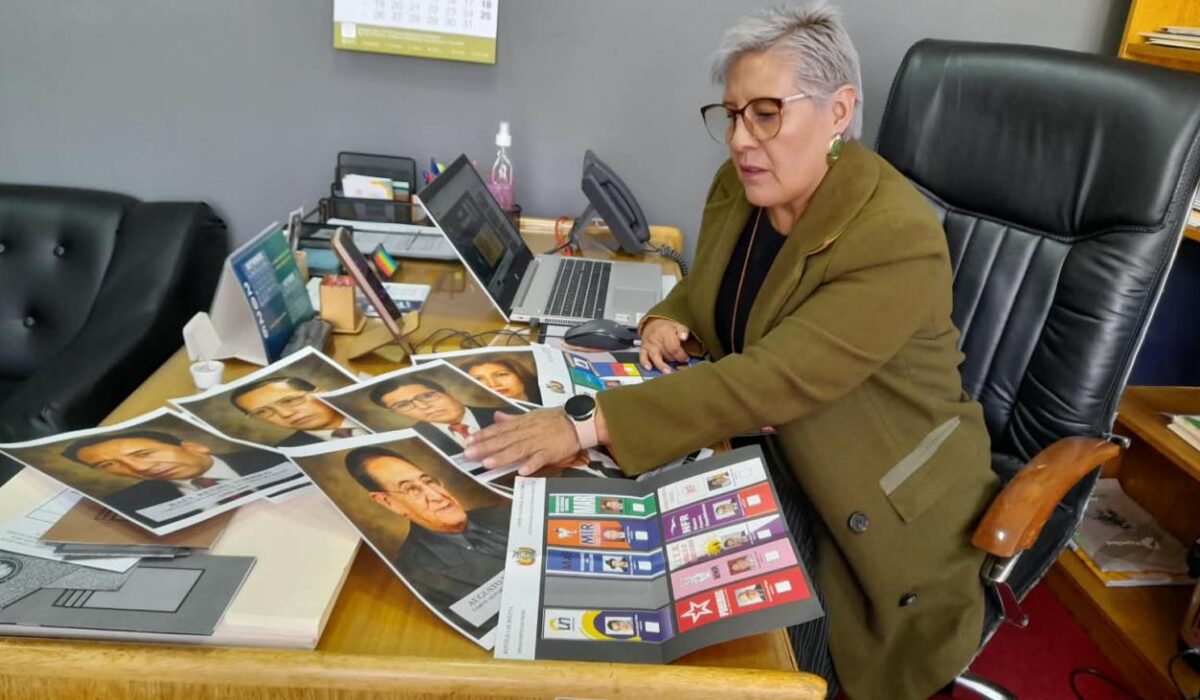 Tribunal Electoral de Oruro lanza galería de expresidentes en homenaje a la democracia