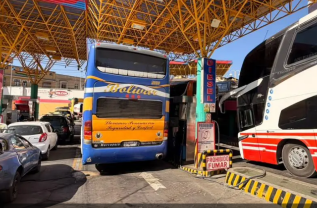 Choferes se reúnen en La Paz para discutir tarifas de pasajes interdepartamentales