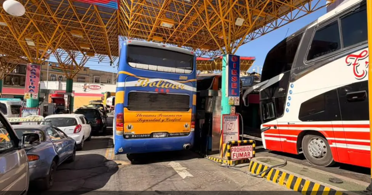 Choferes se reúnen en La Paz para discutir tarifas de pasajes interdepartamentales
