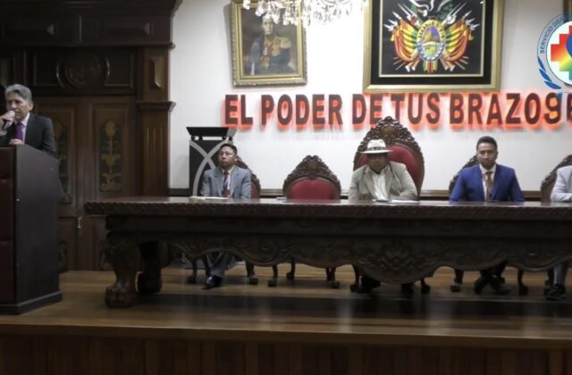 Reconocimiento a odontólogos en Oruro por su labor en salud bucal