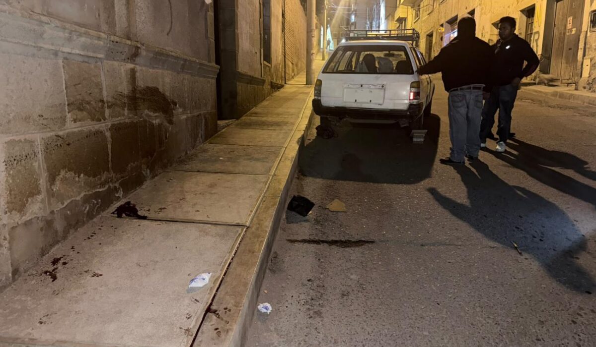 Estudiante gravemente herida tras ser atropellada por una vagoneta en Oruro